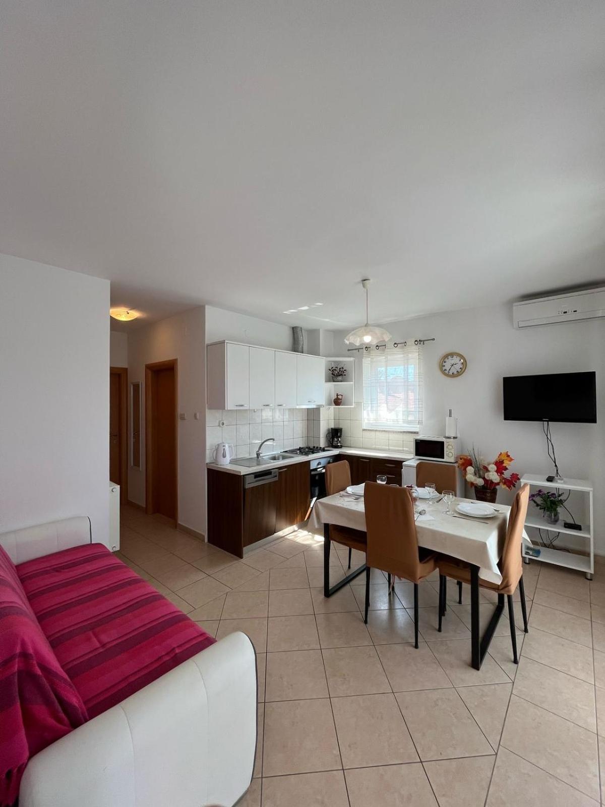 Apartments Nella Sveti Anton  Екстериор снимка